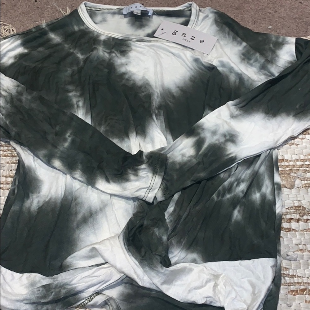 Tye-Dye flows top - still has tag